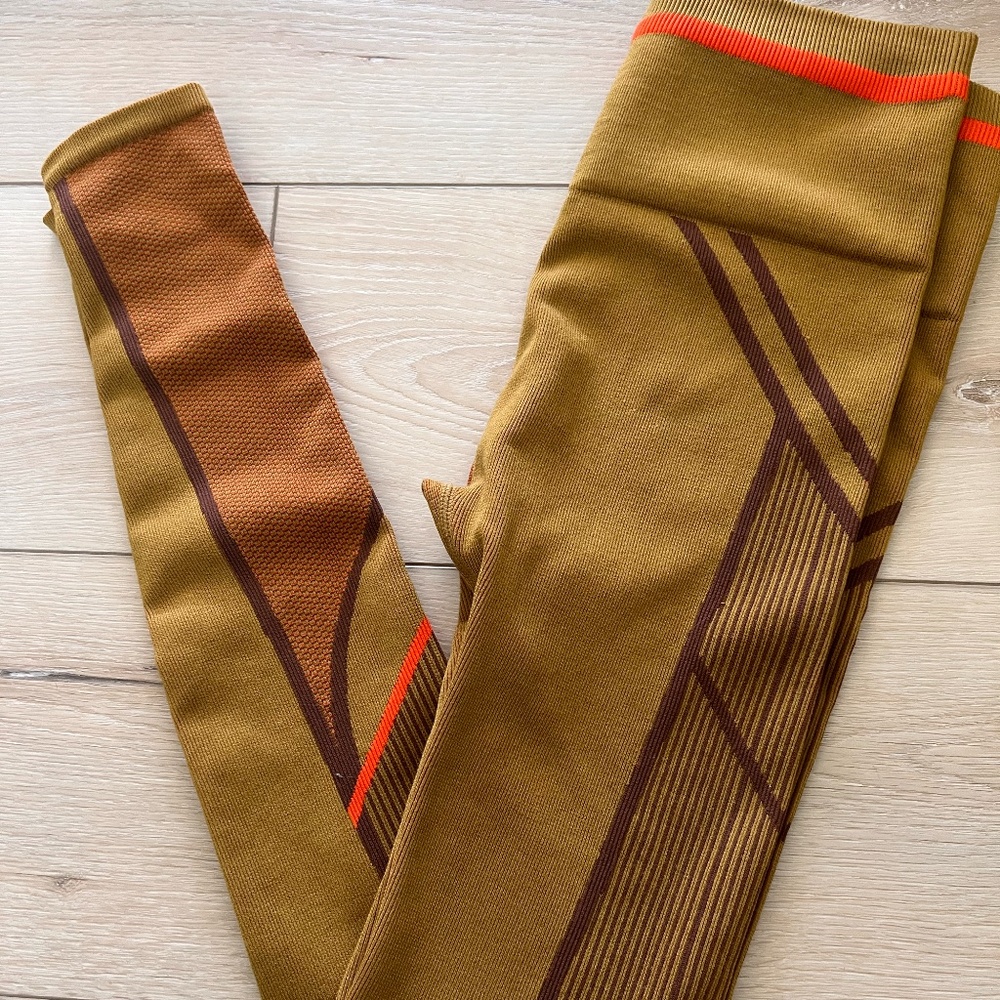 Fabletics High-Waisted Seamless Jacquard Legging